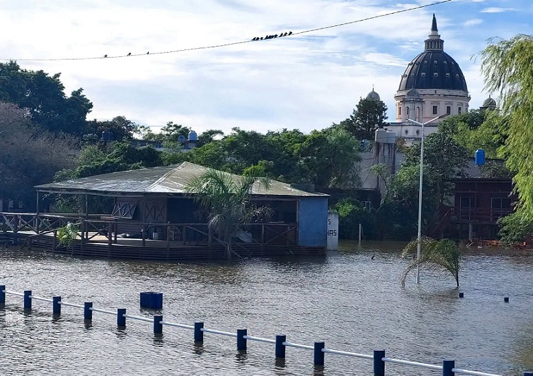 Itatí: Valdes continúa recorriendo las zonas afectadas por la creciente
